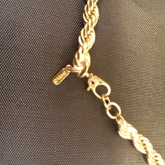 Necklace - Picture 2 of 3